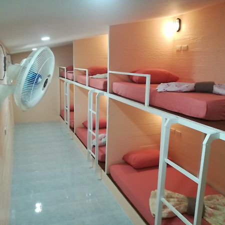 Koh Mook Hostel Bagian luar foto