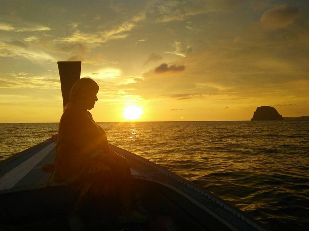 Koh Mook Hostel Bagian luar foto